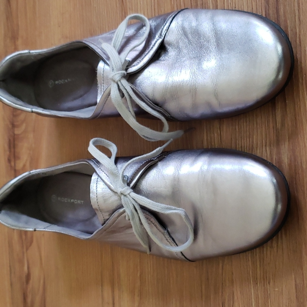 Adiprene by Adidas Rockport Silver Shiny leather shoes, Size 10